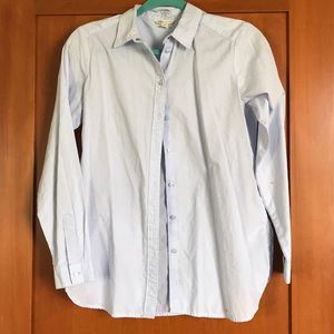 Business casual women’s button-up